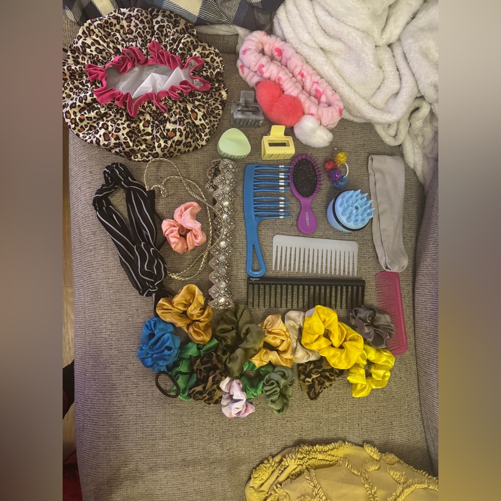 Hair brush/accessory bundle